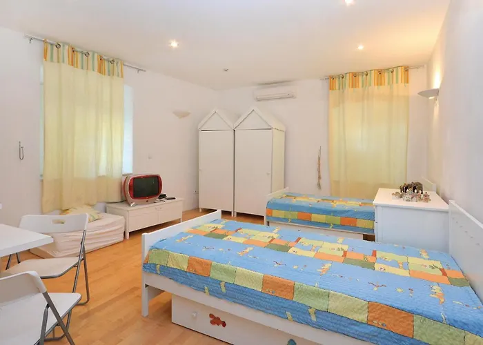 Drmate Milicica Vi Hvar Town