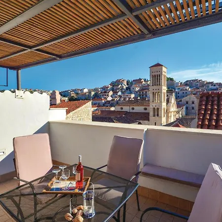 Holiday home Amazing In Hvar With Kitchen *